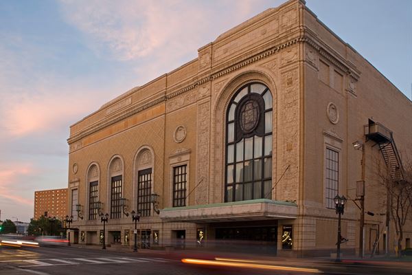 St. Louis Symphony Orchestra: Andrew Grams - Tchaikovsky's The Nutcracker at Powell Symphony Hall